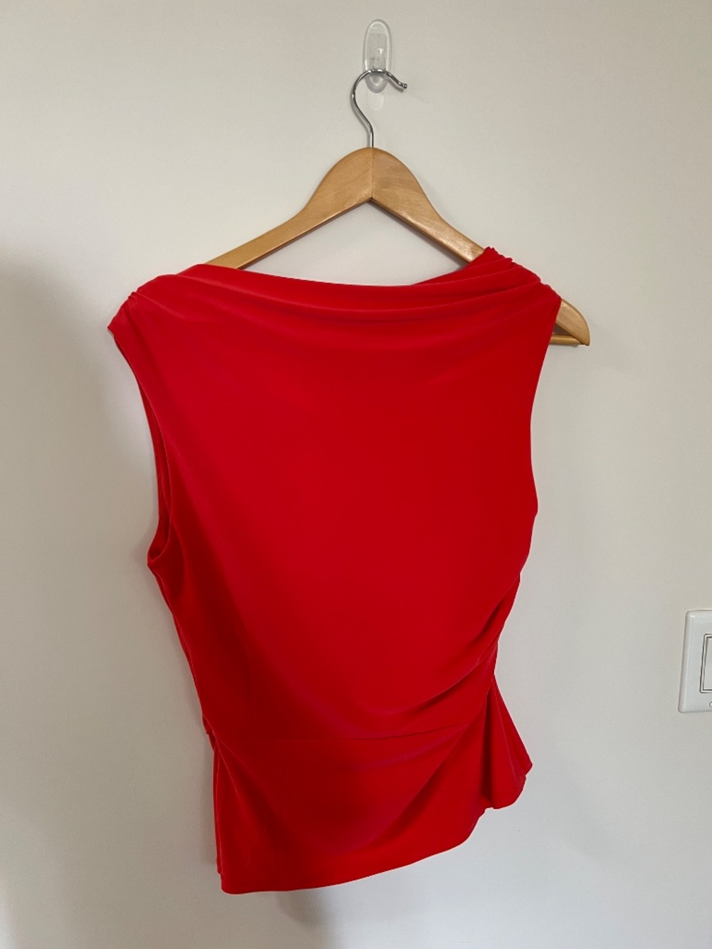 Red Sleeveless Ruched Knit Top - Picture 2 of 9